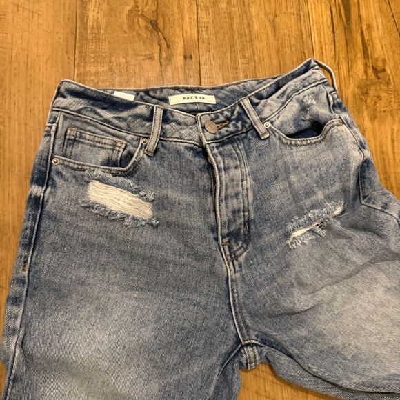 PacSun Ripped Mom Jeans - Picture 2 of 3